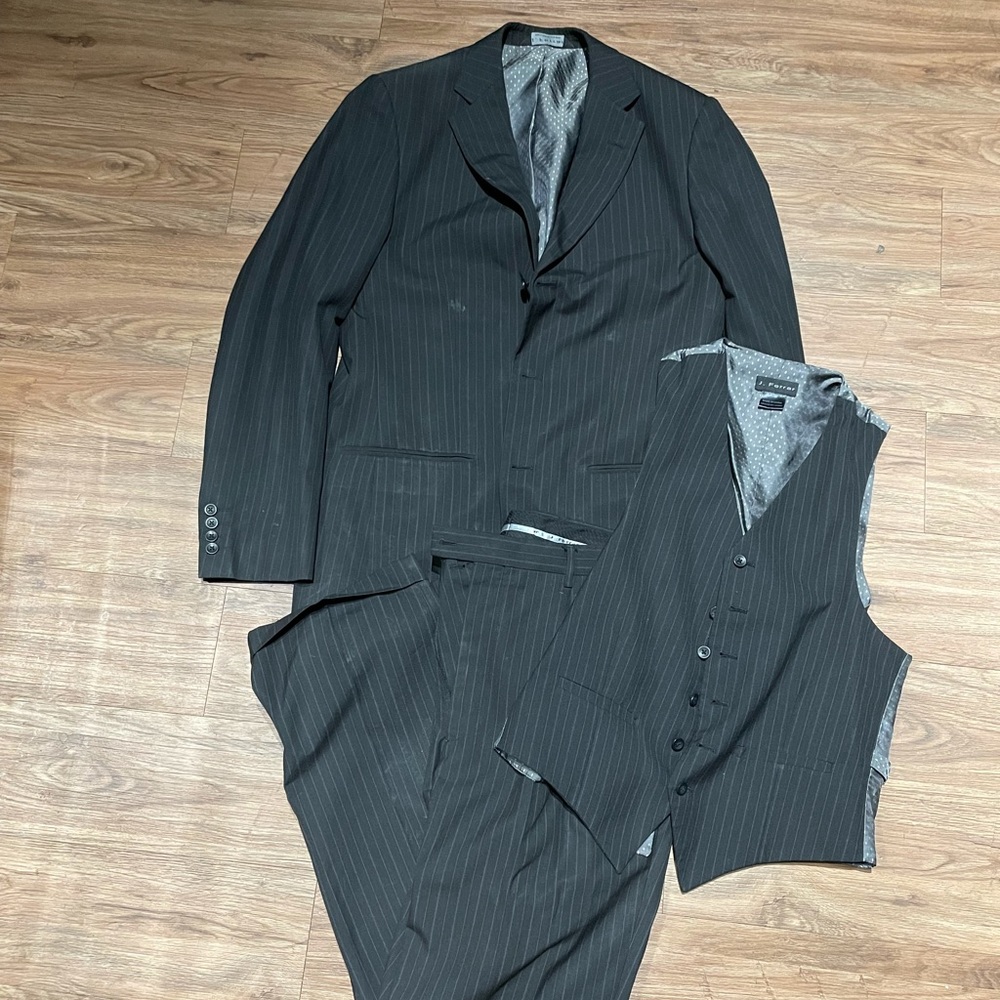 J Ferrar 3 Piece Suit